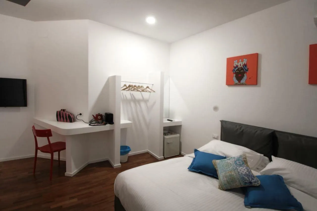 Iperbole Suite Palermo Italy